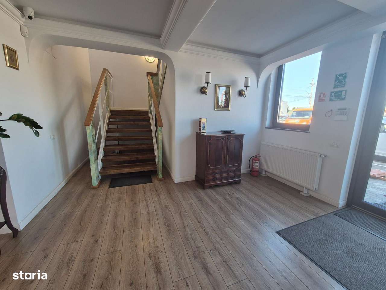 De vanzare hală cu birouri de lux și anexă rezidențială | Pantelimon-9