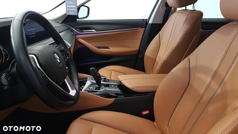 BMW Seria 5 520d xDrive Luxury Line - 11