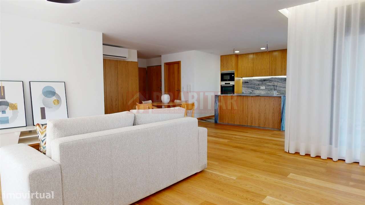 APARTAMENTO T4 DUPLEX NOVO COM TERRAÇO NA COBERTURA À SOLUM - CEDRO RE-2