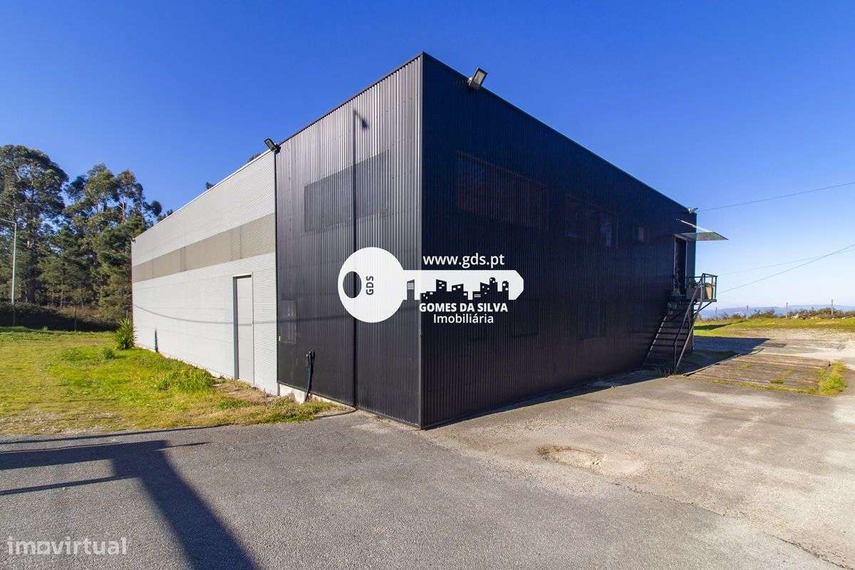Pavilhão Industrial com lote de 5.850m2 em Espinho - Grande imagem: 2/22
