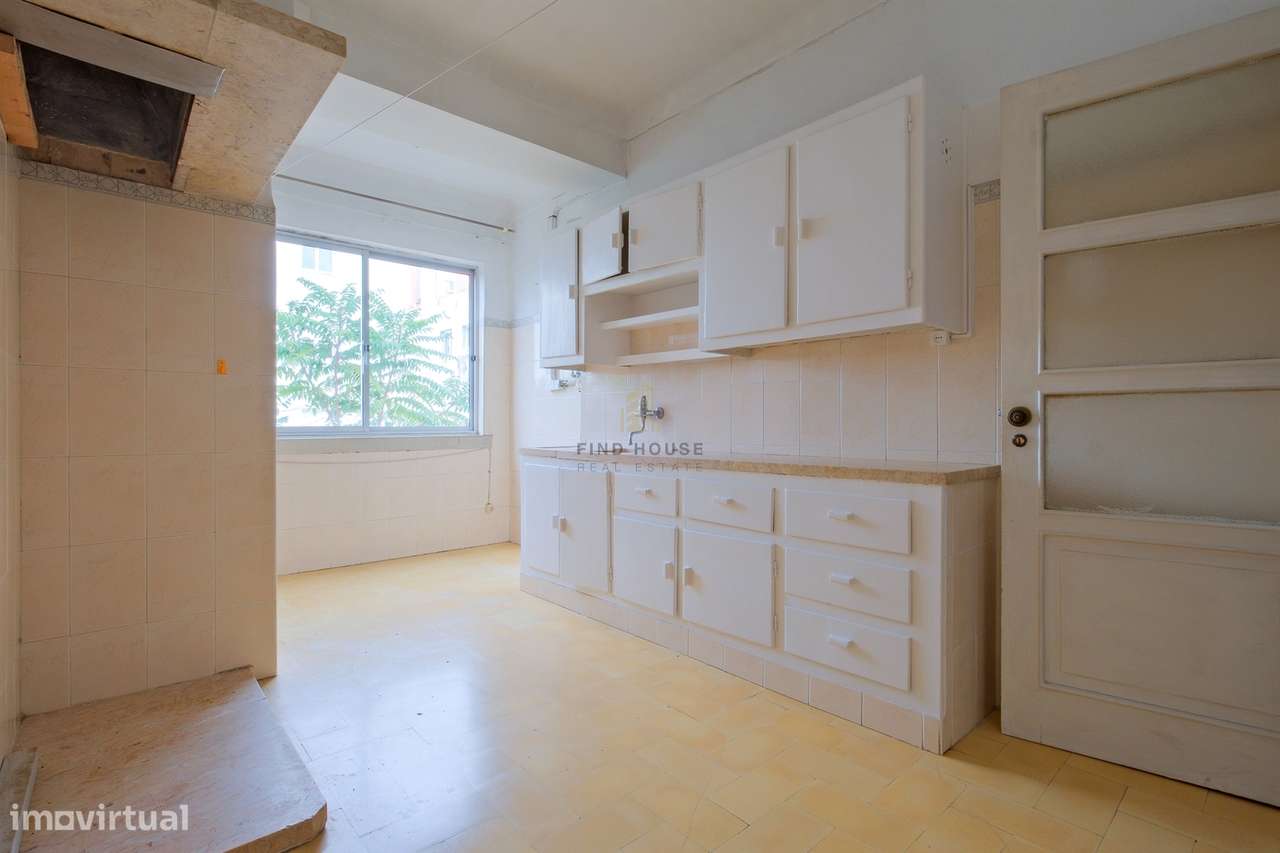 Apartamento T2 para remodelar no centro de Paço de Arcos-18