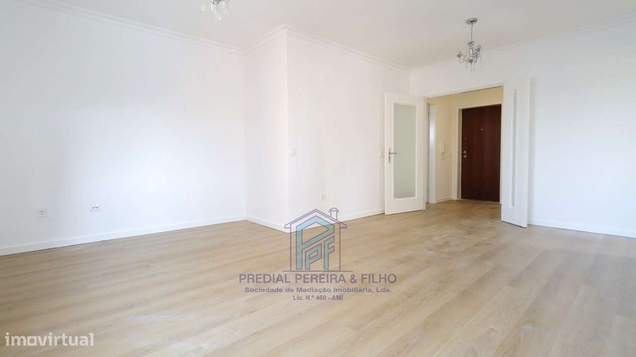 Apartamento T2 Remodelado - Rio Tinto | Centro - Junto ao Continente-6