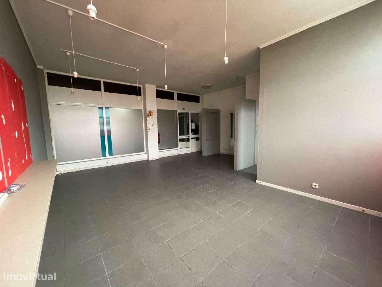 Loja com cave em Fão - Grande imagem: 3/8