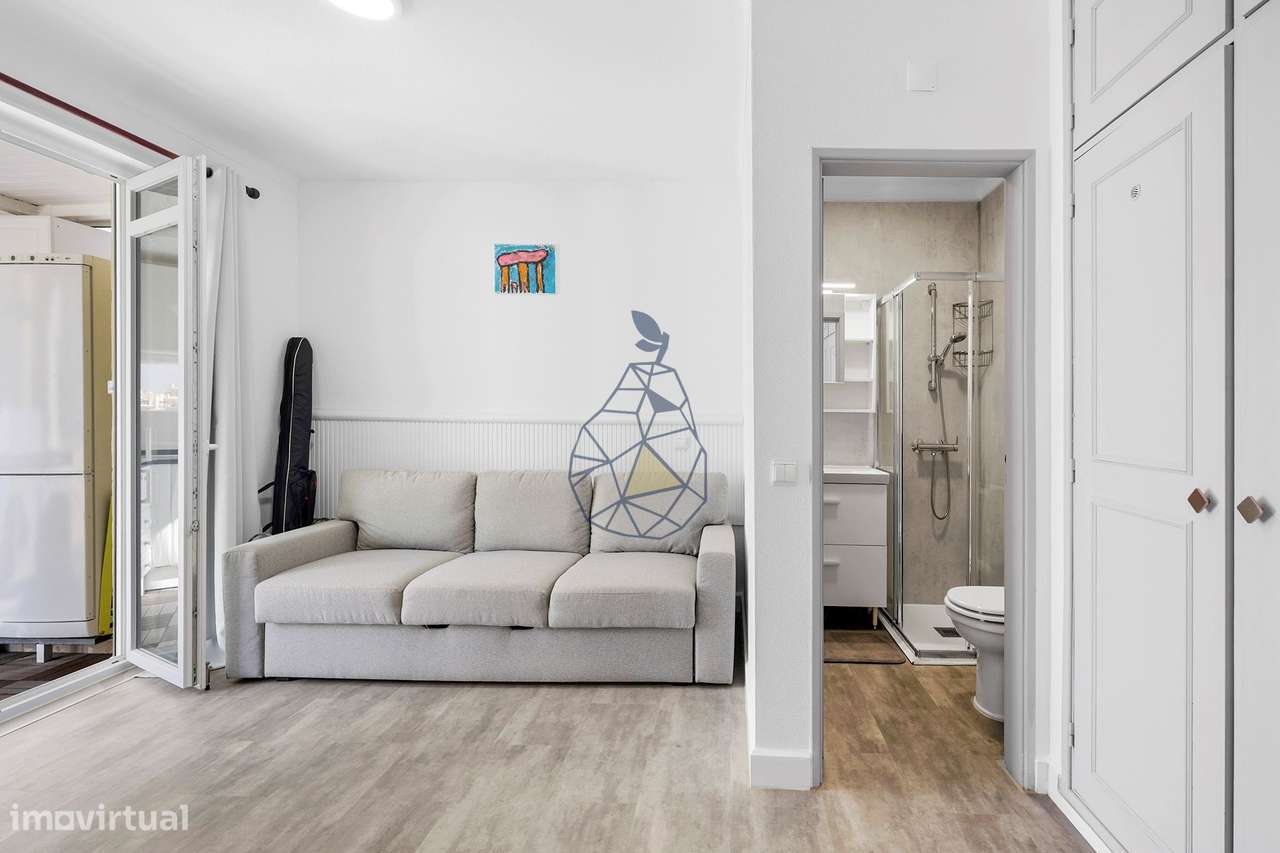 Apartamento Duplex T3 mobilado,  3 casa de banho ,Terraço, Vista Mar A-23