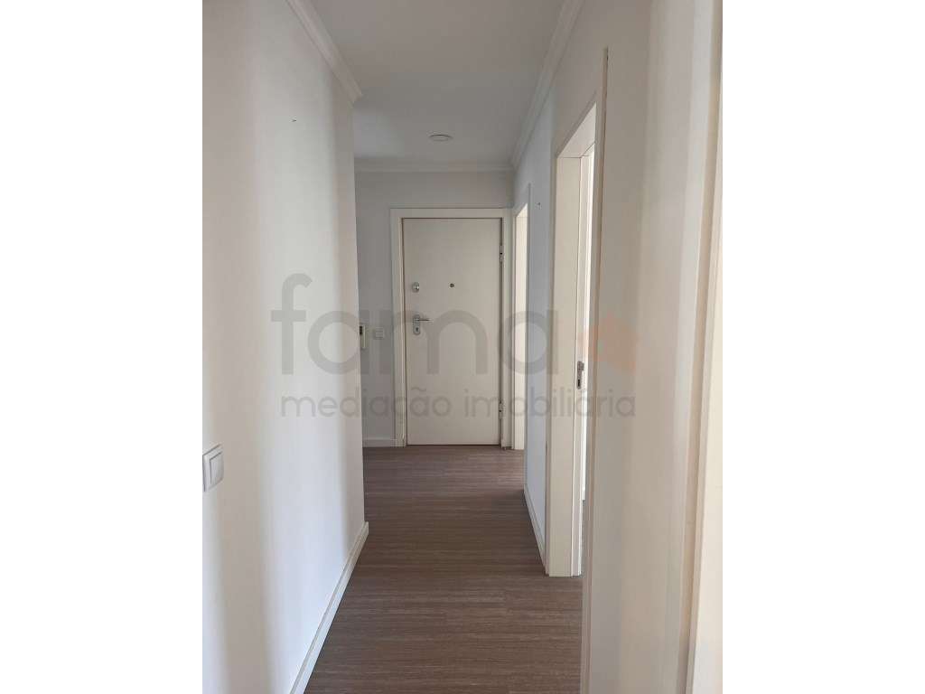 T4+1 no Centro da Amadora ideal para famílias-26