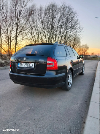 Skoda Octavia Combi 2.0 TDI Elegance - 3