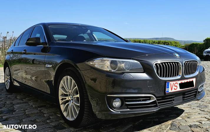 BMW Seria 5 520d Aut. Luxury Line - 1
