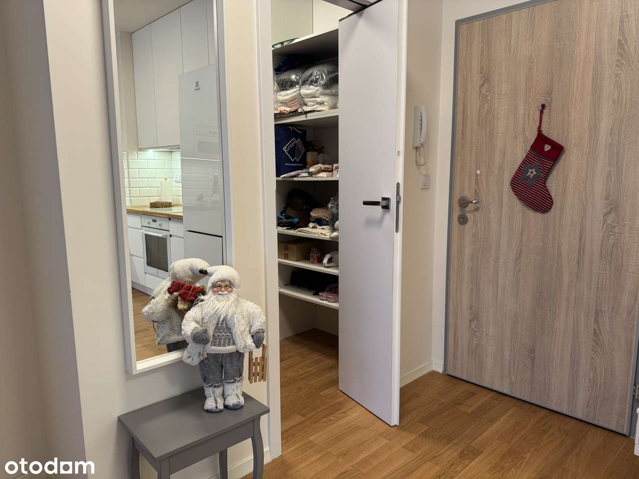 Urządzone z balkonem, kom. i garażem – wszystko, czego potrzebujesz!-14