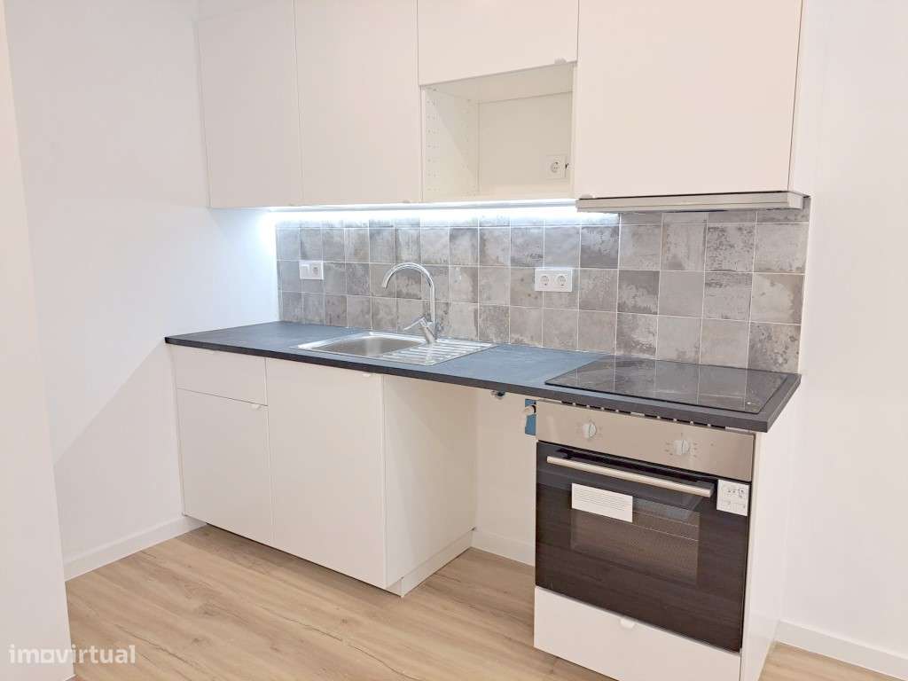 Apartamento T2 com elevador para venda em Odivelas - Lisboa-27