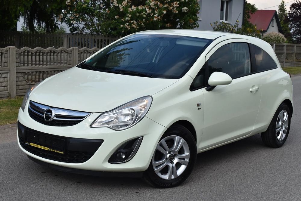 Opel Corsa D 1.4 16V Color Elegance 2011
