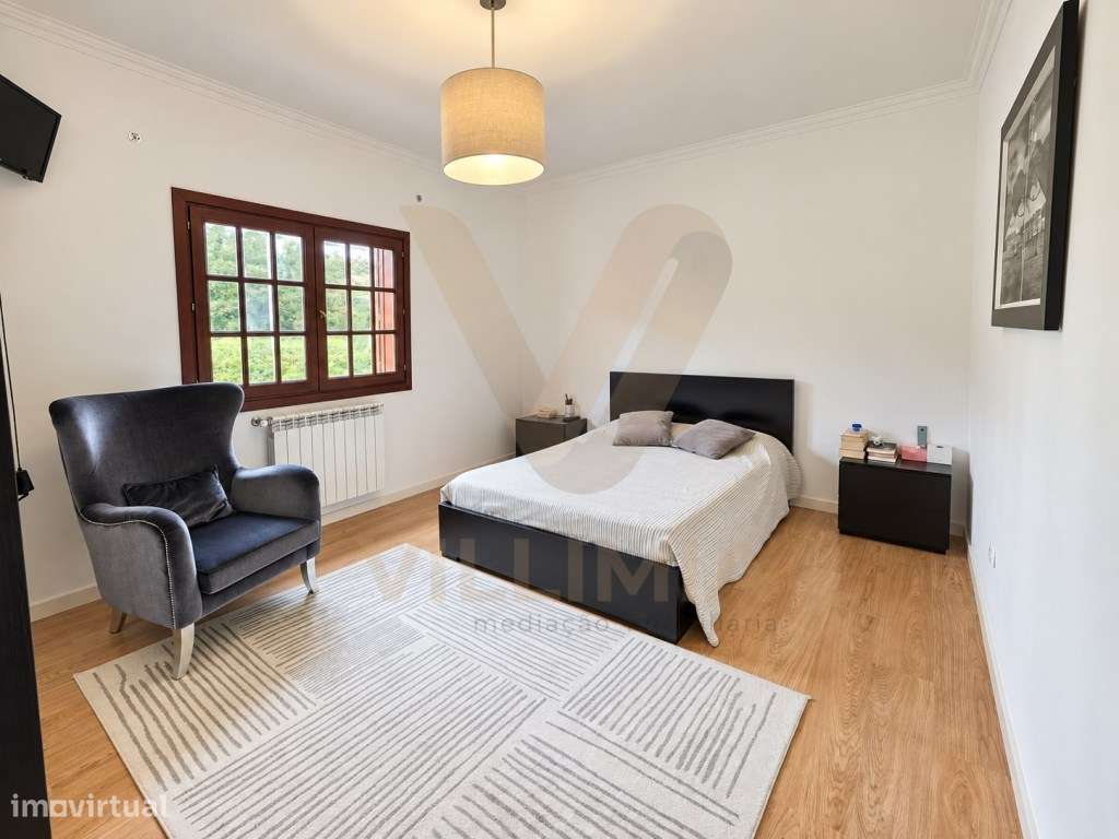 Moradia T4 c/ Jardim | Rebordões Santa Maria - Ponte de Lima-26