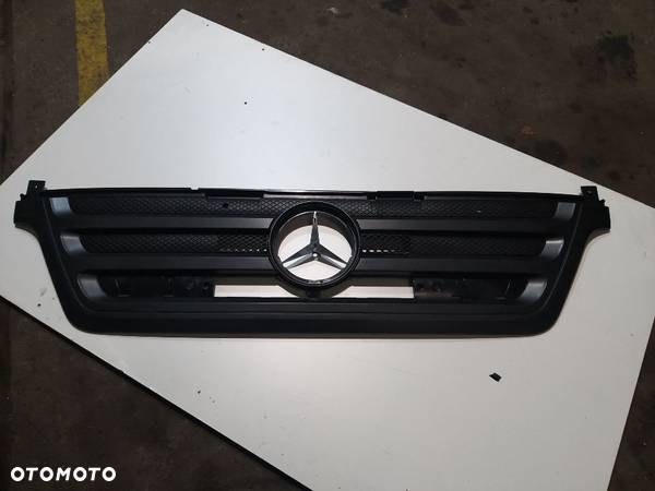 Grill, Atrapa nowa Mercedes Axor A9448880023 - 1