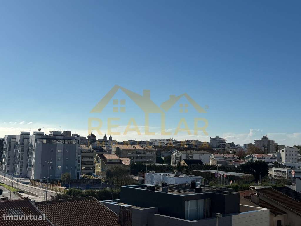 Apartamento T4 duplex situado em Montgeron - Póvoa de Varzim - Grande imagem: 3/29