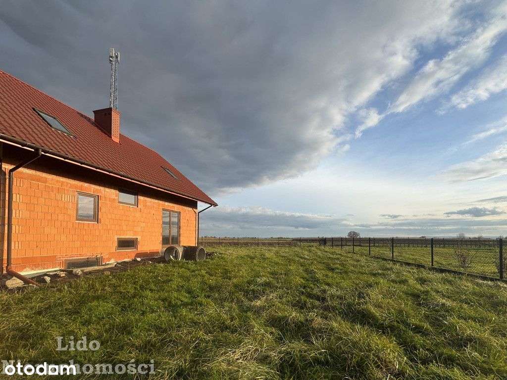 dom z garażem na dużej działce-13