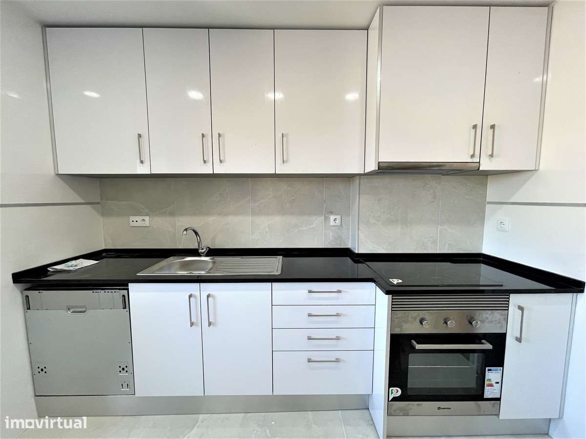 T2 remodelado a 5 min da CP Damaia de Cima — ideal casal ou família - Grande imagem: 4/25