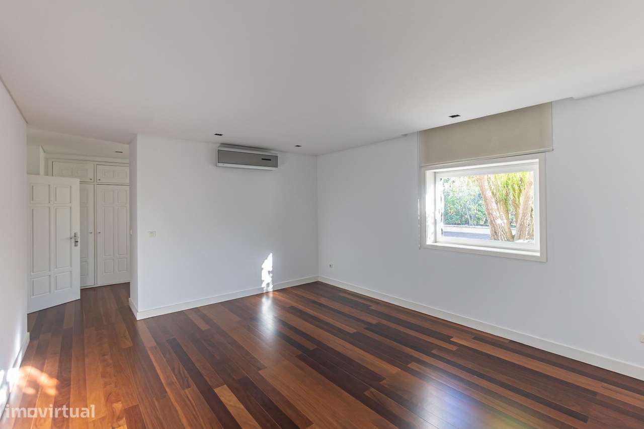 Moradia de Luxo com Elevada Privacidade, Piscinas Interior e...-32