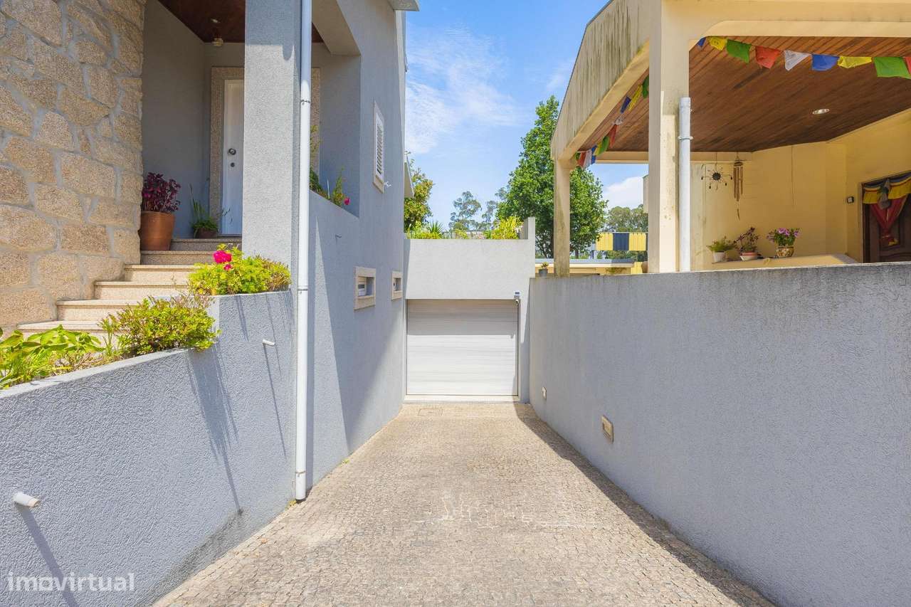 Moradia Exclusiva T5 com Jardim em Leça do Balio-50