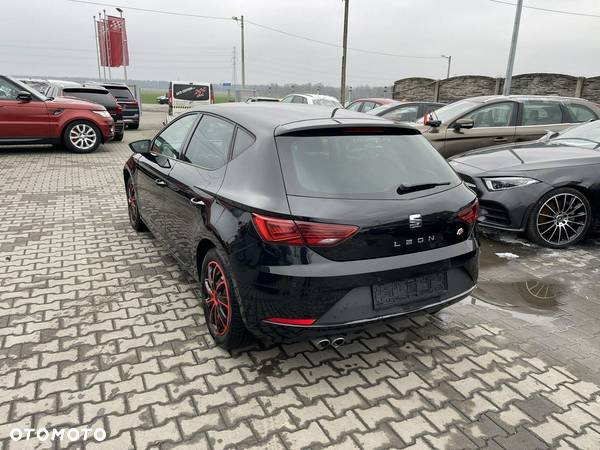 Seat Leon 2.0 TDI FR Black S&S - 4