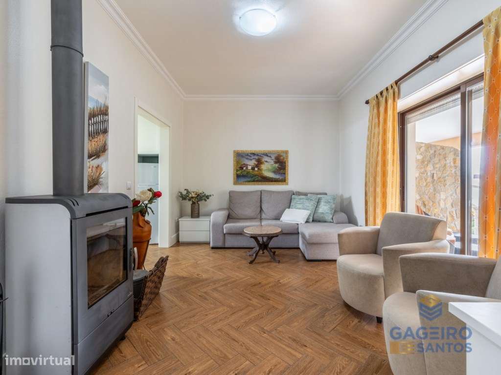 Moradia T2 + 1 com Jardim e Churrasqueira a 5 Minutos da Praia - Grande imagem: 3/42