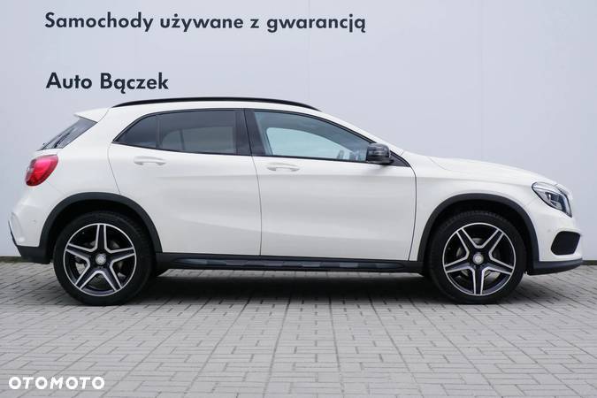 Mercedes-Benz GLA 200 - 4