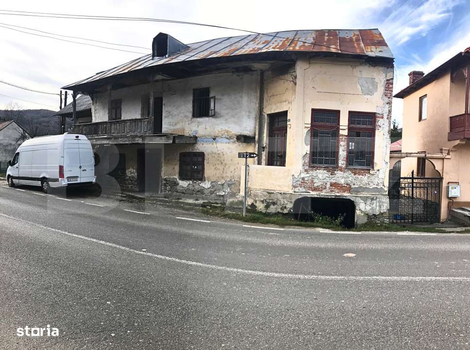 Oportunitate unica langa Primaria Pietrosita - Monument Istoric + Hala - Imagine principală: 2/12