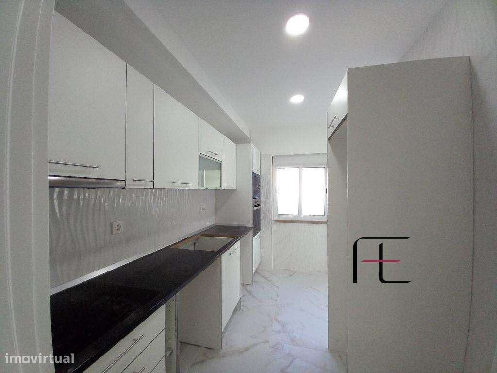 Apartamento T2 Venda em Amora,Seixal - Grande imagem: 5/32