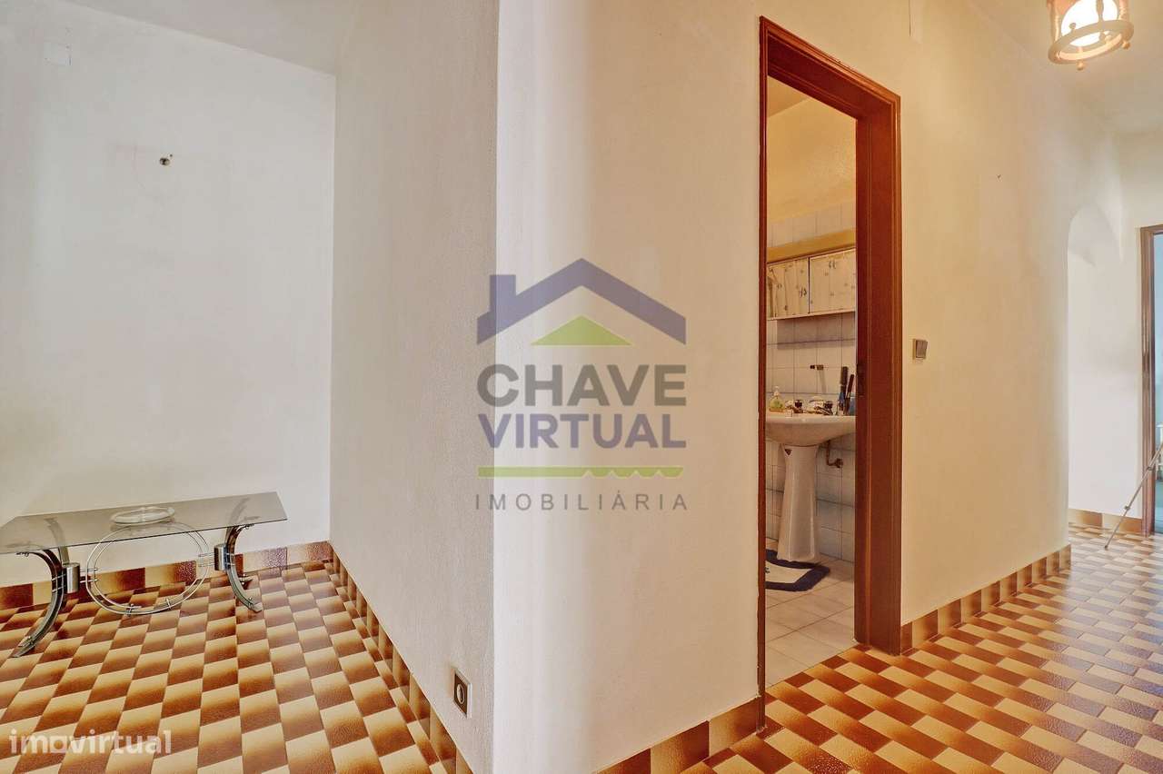 Moradia V2+1 com Terreno e Garagem - Delgada, Bombarral-18