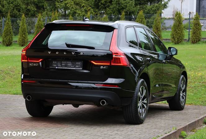 Volvo XC 60 B4 D AWD Momentum - 38