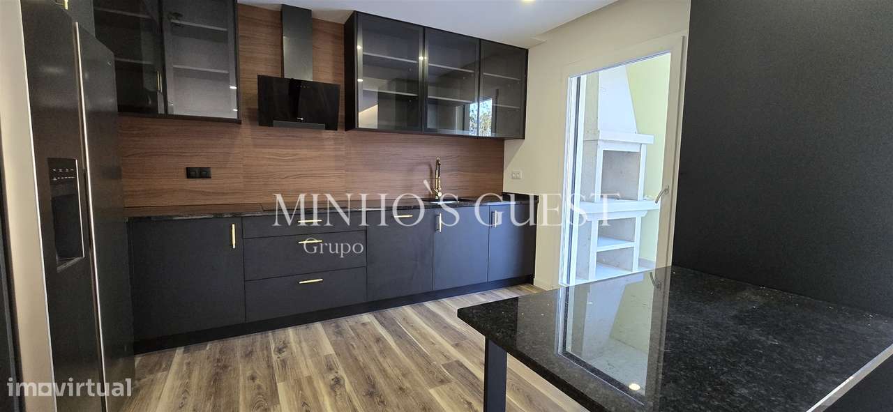 Moradia Individual V3 Nova com Piscina | Espaço, Conforto e Modernidad-10