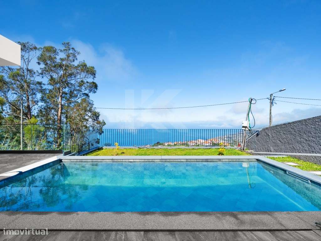 Moradia T3 com Piscina e Vista Mar no Arco da Calheta-24