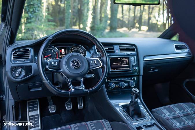 VW Golf 2.0 TSi GTi - 7