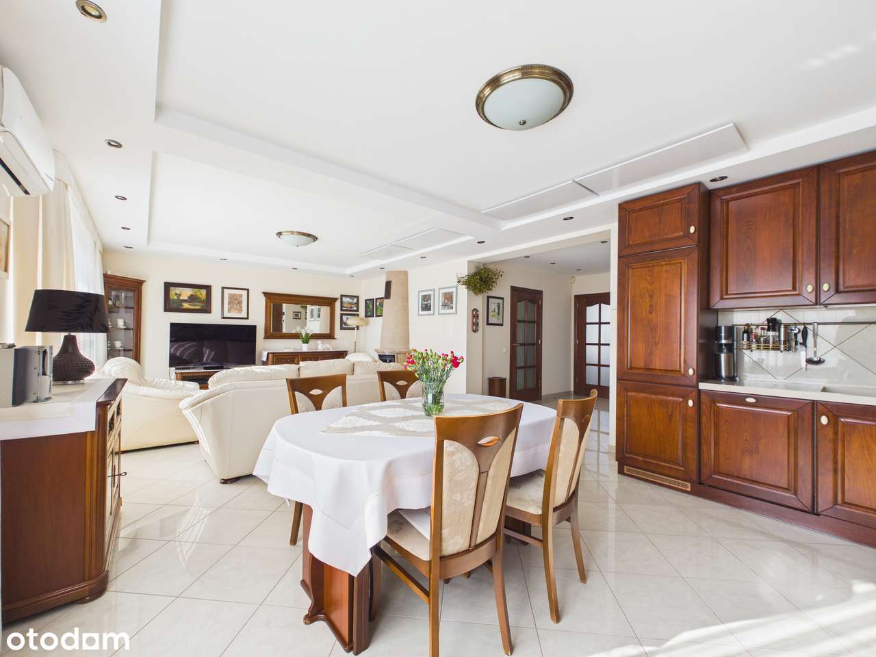 Piękna posiadłość z basenem, malownicza działka 1,5 ha.-1