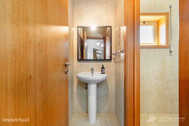 Apartamento T4 Recuado Centro de Felgueiras-15