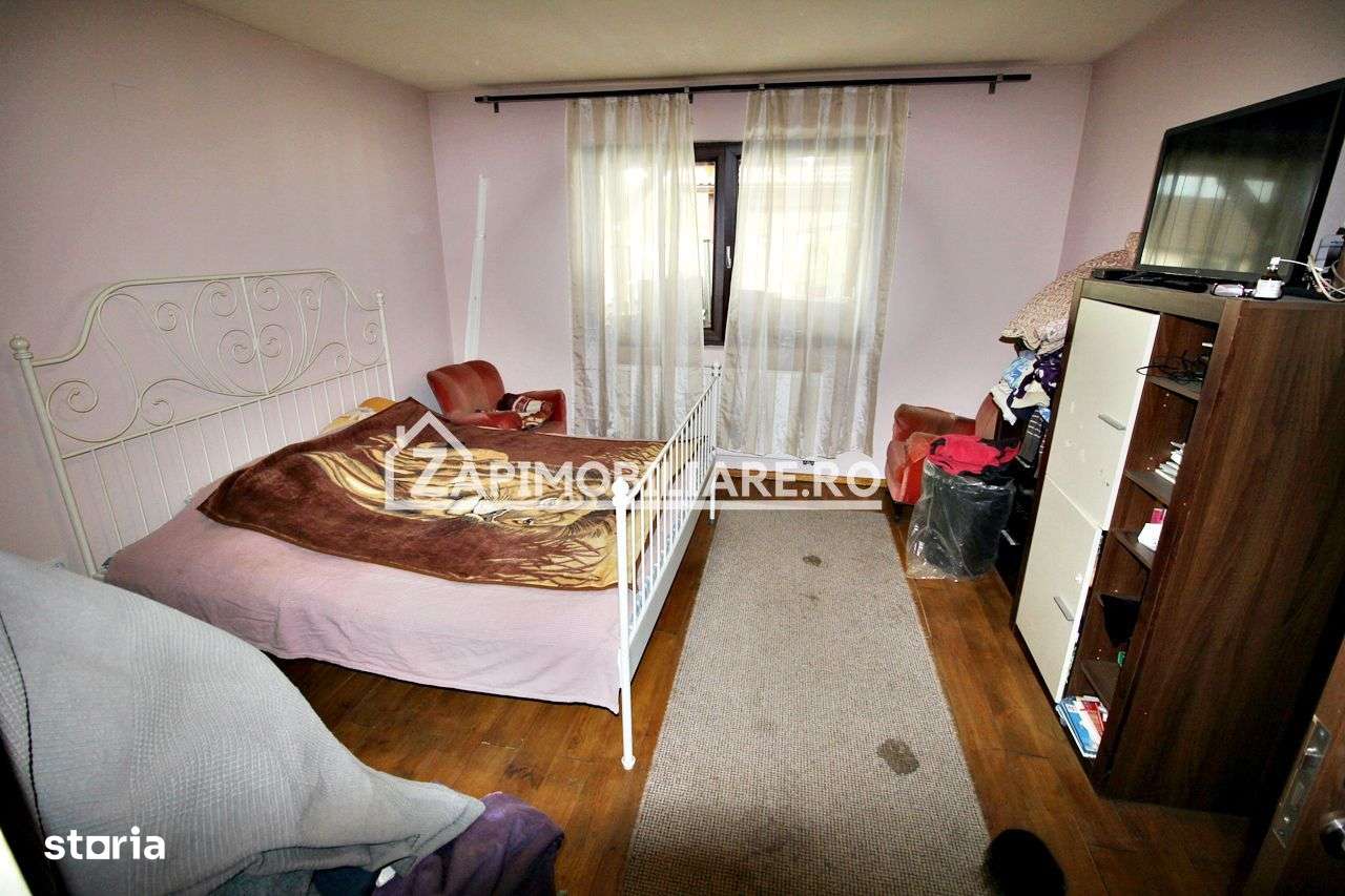 Casa 5 camere,250 mp,622 mp teren, cartier 7 Noiembrie,zona Sudului, - Imagine principală: 4/13