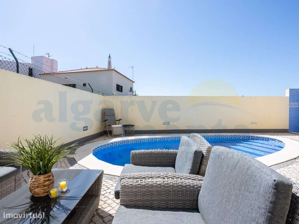 EXCLUSIVO! Moradia T3 Moderna com Piscina Privada no coração de Vil...-5