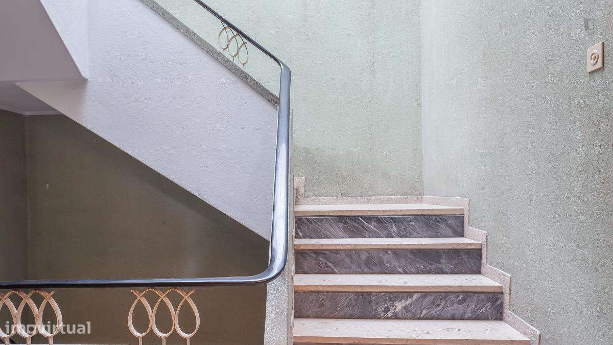 Quarto - localizado em Massarelos Porto - Grande imagem: 5/10