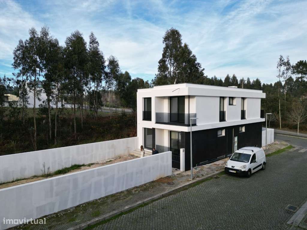 Moradia T4 moderna em zona residencial Anta Espinho - Grande imagem: 4/9