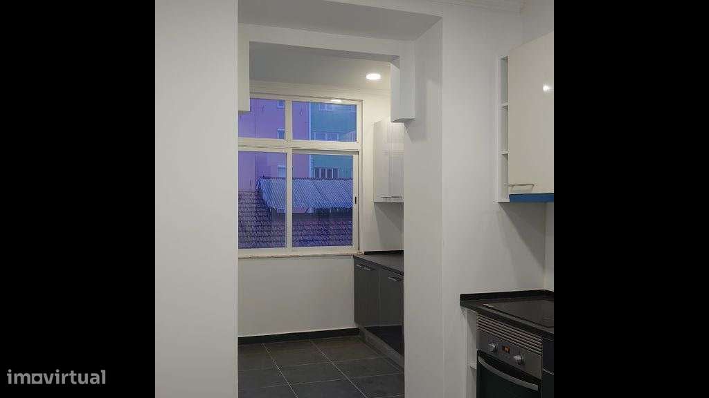 T4 remodelado R Angela Pinto junto Mercado Arroios-22