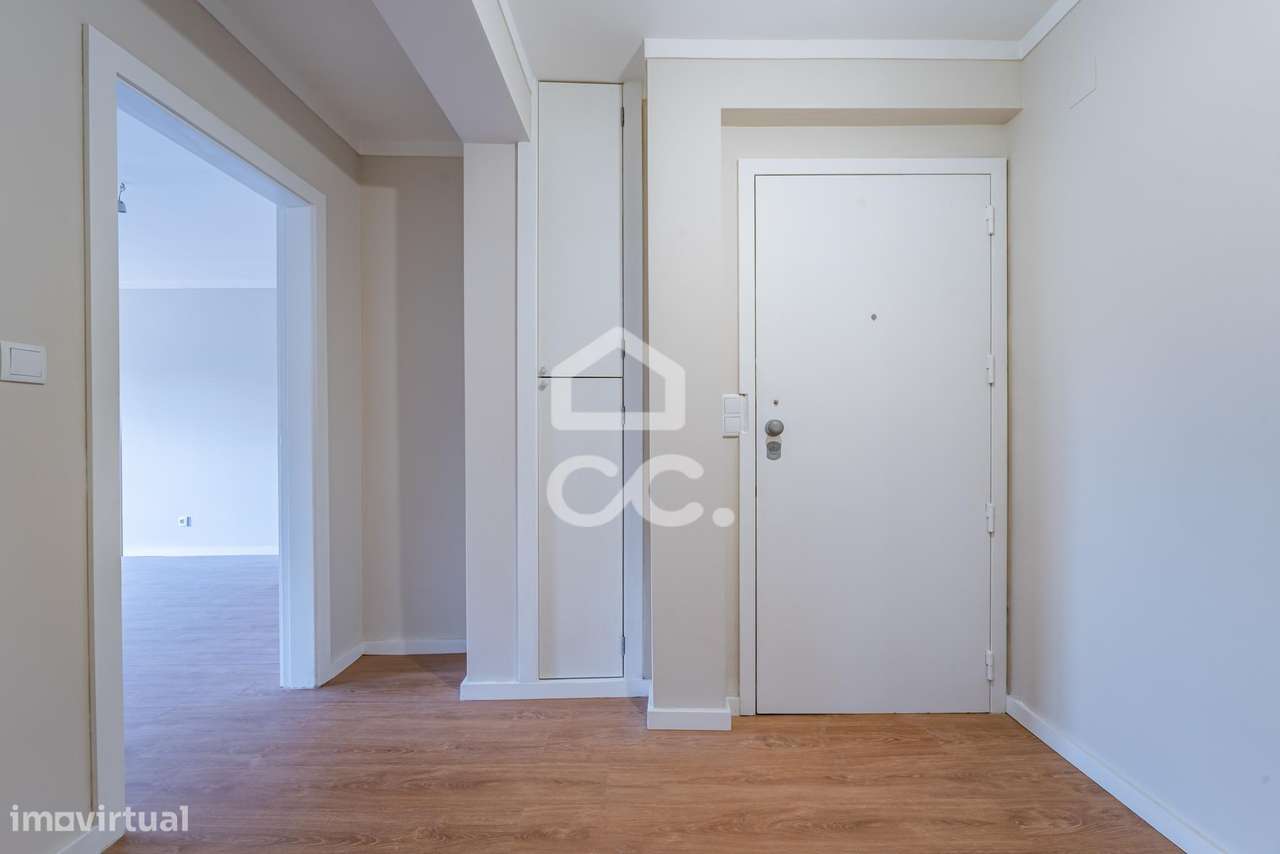 Apartamento T3 Renovado  - Parque da Prelada-8