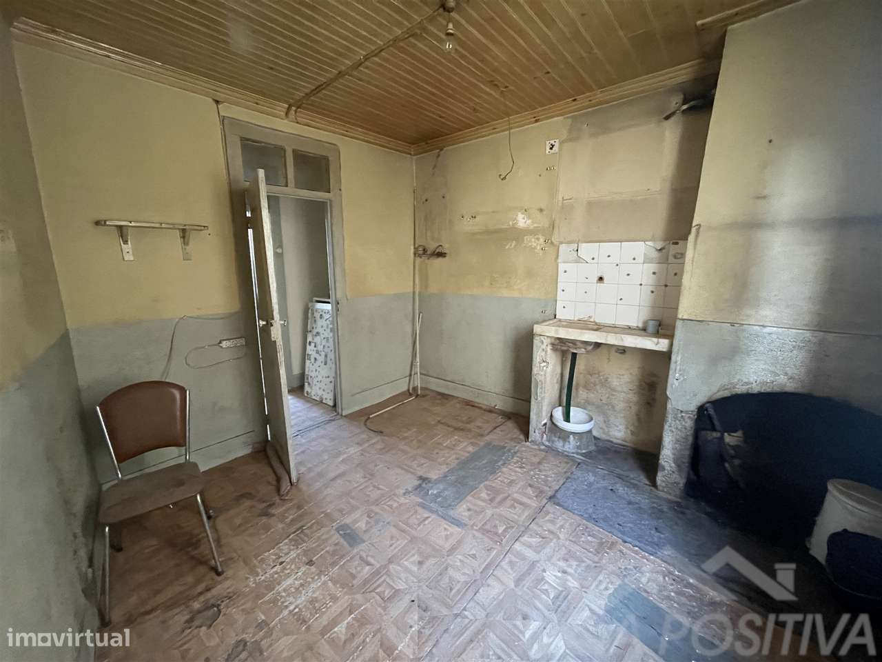 Moradia para Restaurar T3 Venda em Arcozelo,Gouveia-26