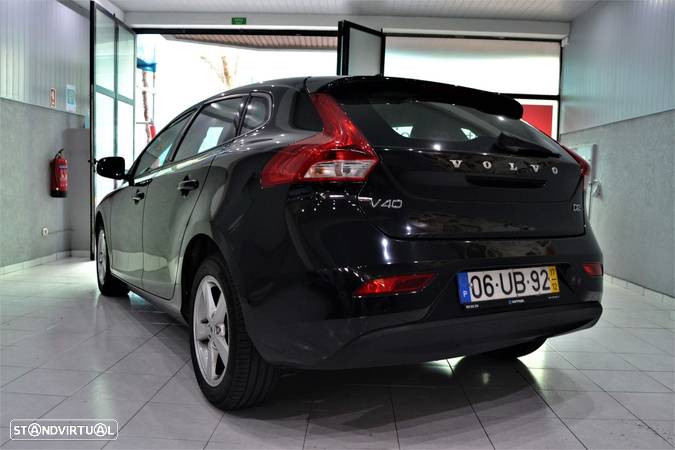 Volvo V40 2.0 D2 Inscription - 6