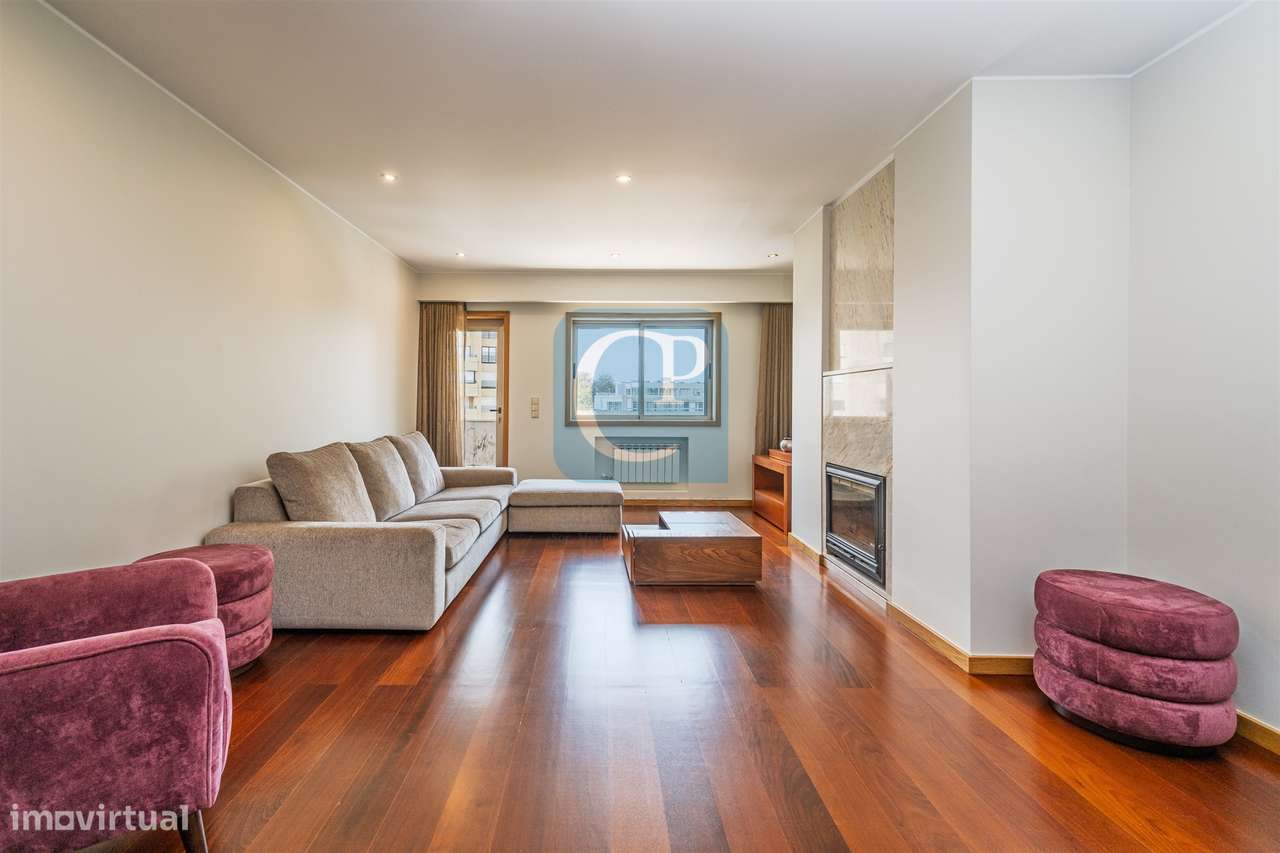 Apartamento T3 à Avenida da Boavista, Lordelo do Ouro - Grande imagem: 1/23