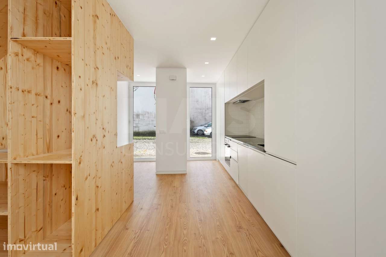 T1 novo com logradouro no centro de Peniche - Grande imagem: 2/24