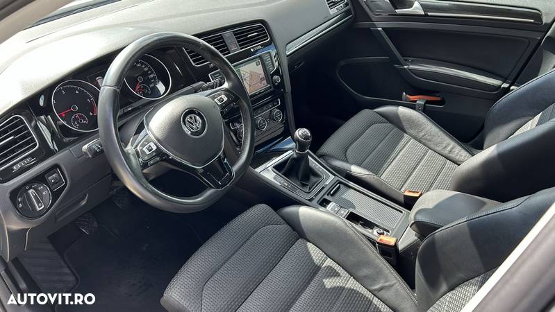 Volkswagen Golf 1.6 TDI BlueMotion Trendline - 21