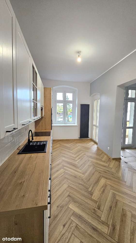 Po gruntownym remoncie mieszkanie  na parterze z balkonem i piwnicą-7