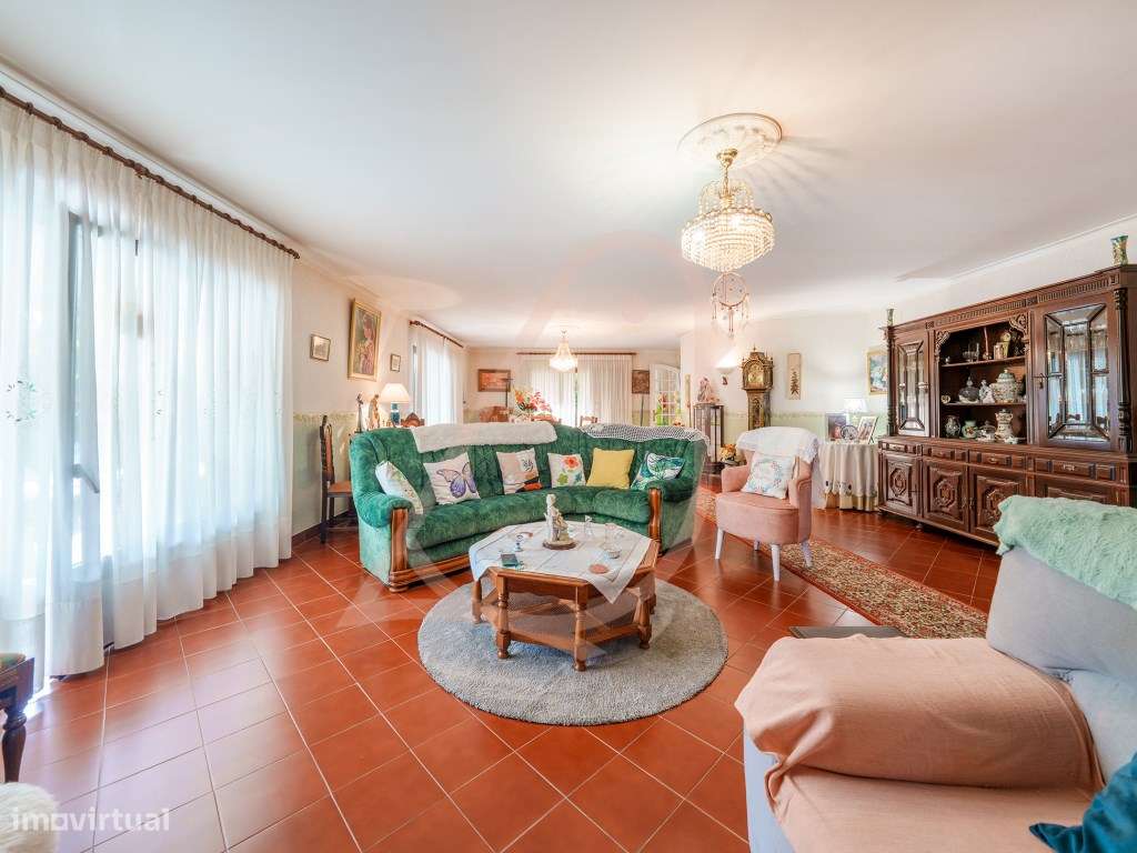 Refúgio Perfeito no Campo com Vista de Sonho e Piscina!-11