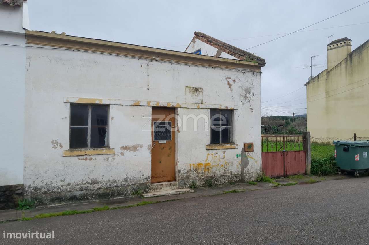 Moradia para Reabilitação com Terreno | Rossio ao Sul do Tejo - Grande imagem: 2/15