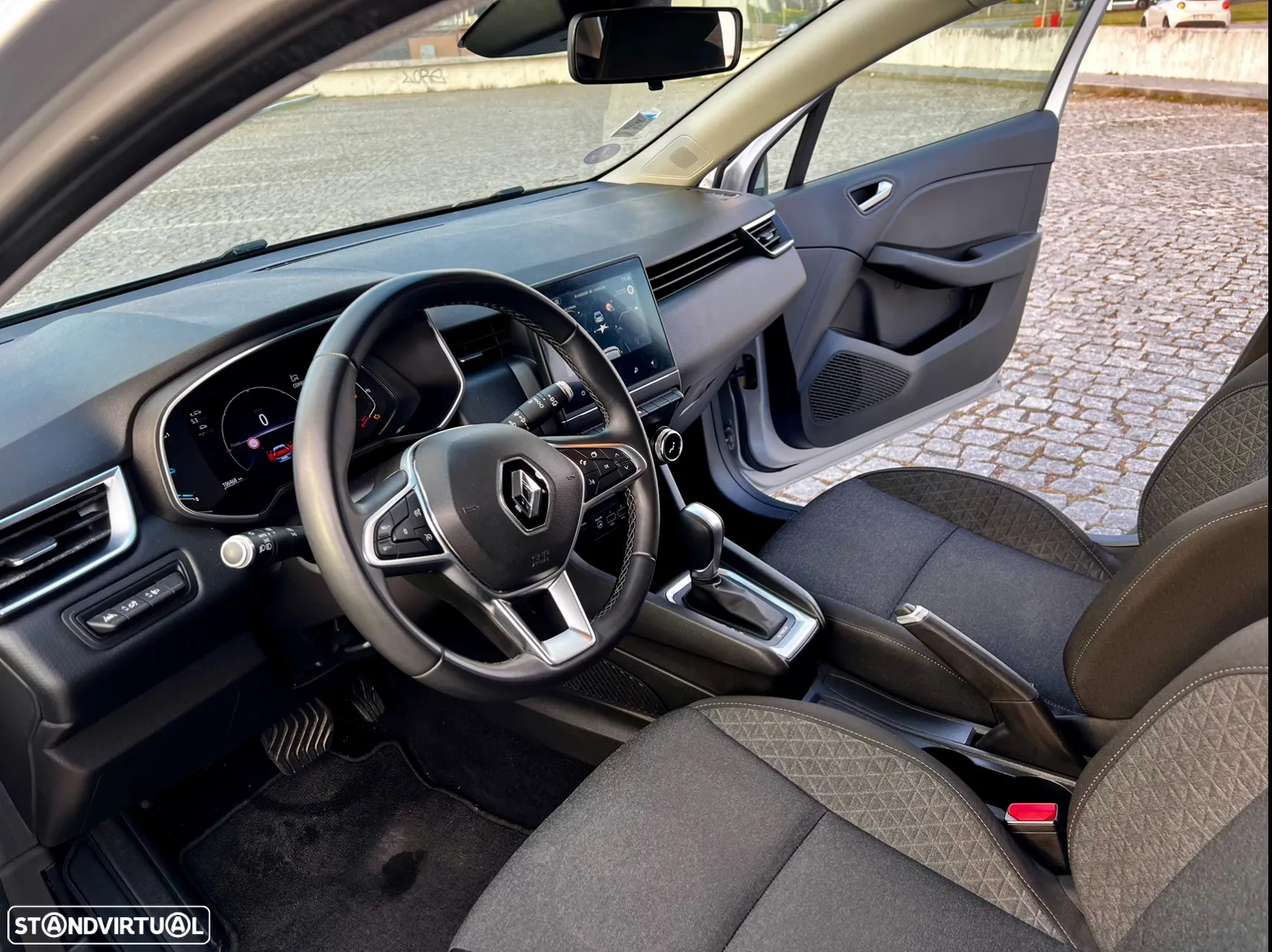 Renault Clio 1.6 E-Tech Edition One - 11