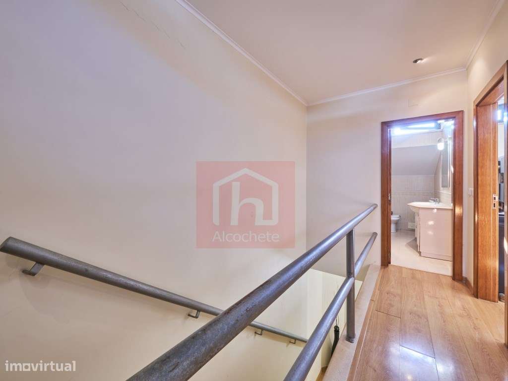 Apartamento duplex T2 com terraço com vista desafogada no centro do...-13