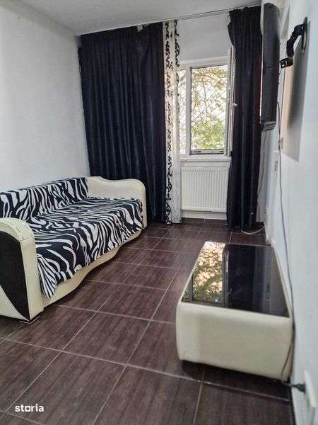Vand garsoniera in zona Salaj